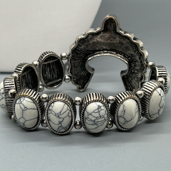 White Turquoise Bohemian Necklace and Bracelet - Picture 5 of 5